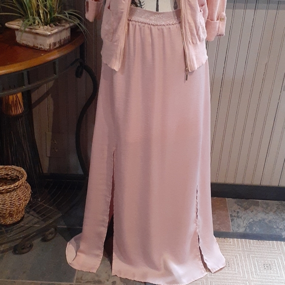 💞H.I.P.* Skirt - Picture 2 of 7